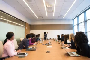 Navigating Economic Challenges with the Right Hire Interim COOs
