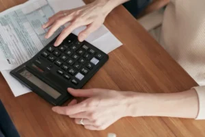 How Do Virtual CFO Services for Small Businesses Save Money?